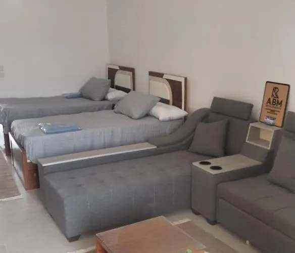 Апарт-отель Nadira Furnished Unit Ground Floor